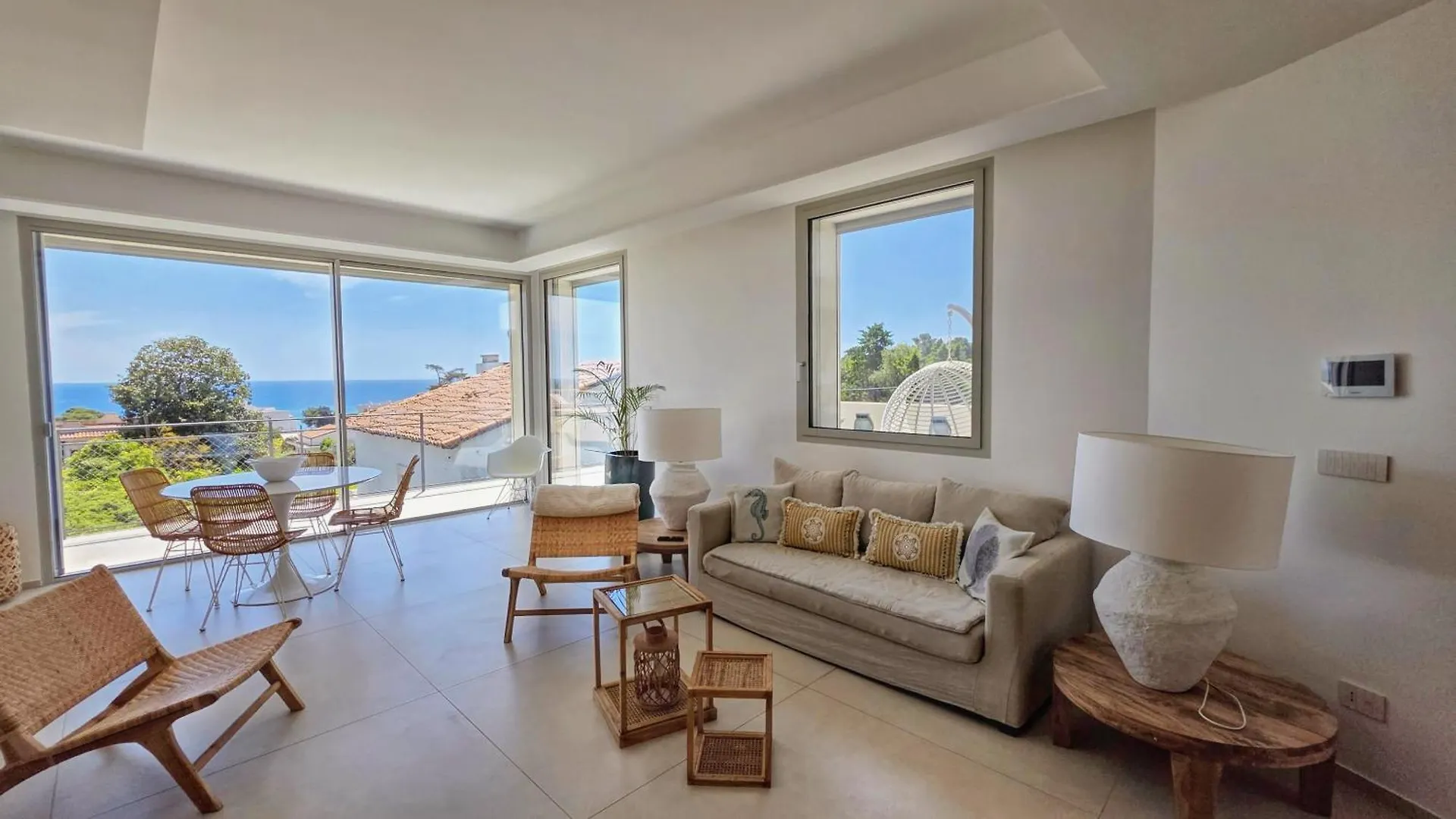 New 2025-Shati Luxury Home-Two Steps From The Beach, Sea View & Pool Fontane Bianche 0*,  Włochy