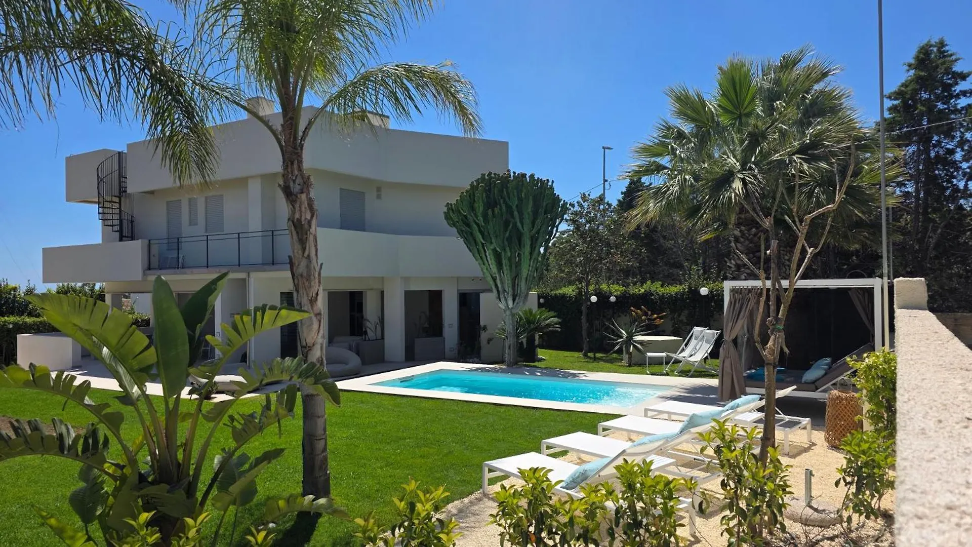 New 2025-Shati Luxury Home-Two Steps From The Beach, Sea View & Pool Fontane Bianche