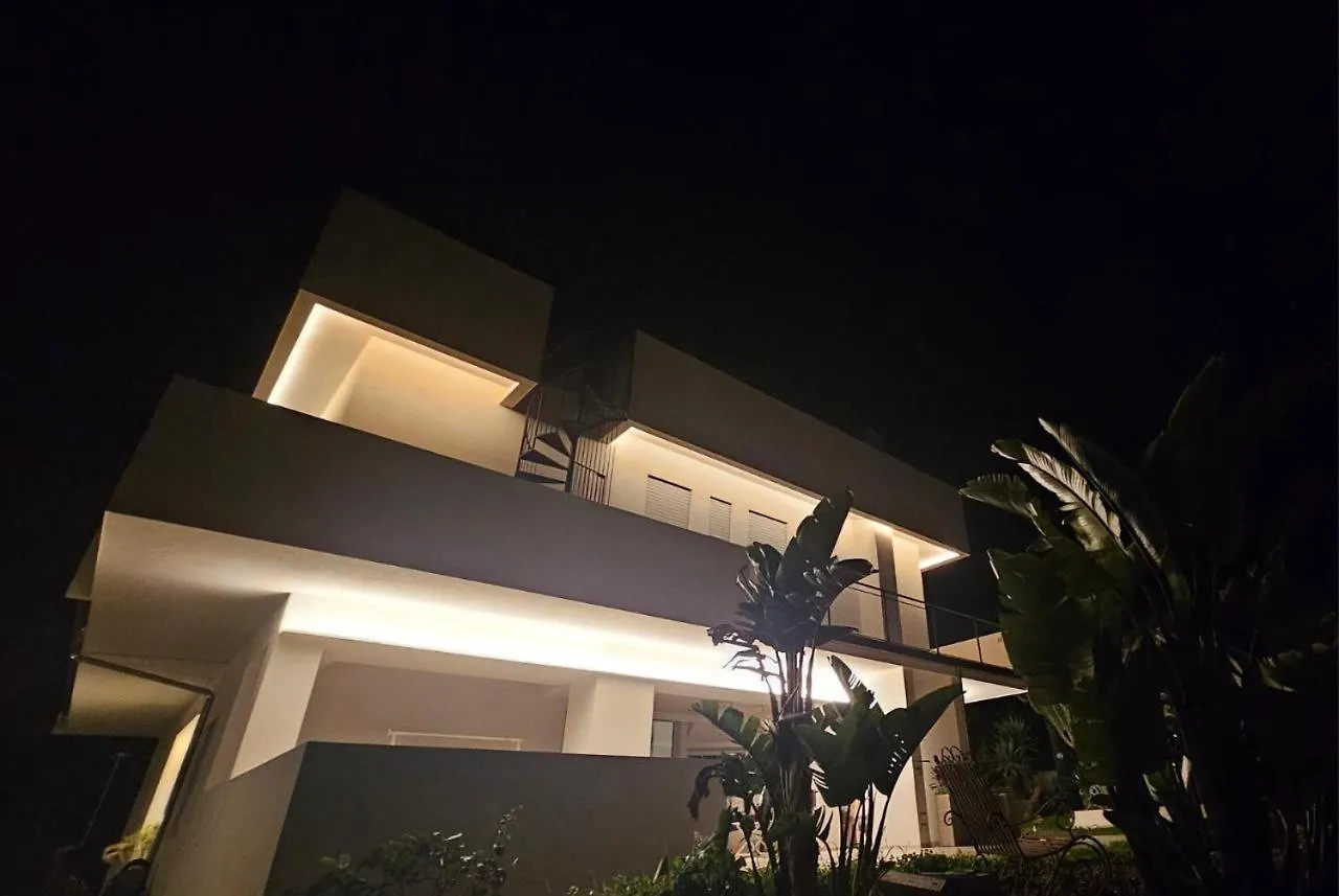 Apartment New 2025-Shati Luxury Home Sea View & Heated Pool